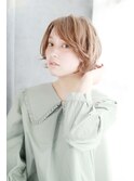 ハイトーンかきあげふんわりボブ