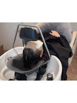 頭浸浴で頭皮から髪質改善◇個室空間でリラックスしながら日々の疲れを癒し、最高のご褒美時間に…＊