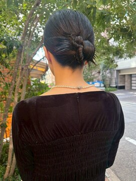 お呼ばれヘア カチモリヘア 結婚式 お団子ヘア 20代 30代