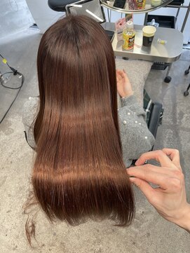 ジーナ 池袋(Zina) 巻かずに目を引く艶髪へ
