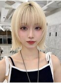 ショートヘア顔周りレイヤーブリーチダブルカラーショートボブ