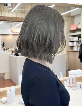 パークレーン アイス イヴェン(park lane ICI yeven) ブリーチなし切りっぱなしボブミディアムレイヤーボブ秋カラー