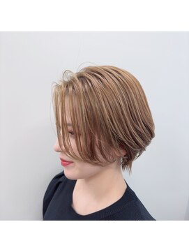 ショートボブ　ハイライト　白髪ぼかし　30代40代50代