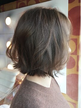 ワークス(WORKS) 【WORKS】イルミナアッシュベージュ☆きりっぱなし外ハネボブ