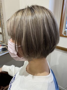 アンド ローバー(and LOVER) ハイトーンショートボブ