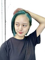 マエストロ(Maestro)&nbsp;切りっぱなしボブとグリーンのインナーカラー☆