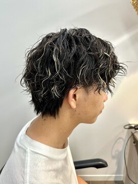 サロンドジョー(salon de joe) ハイライトパーマツイストスパイラル　奥東巧真