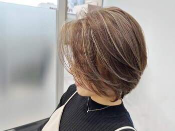 ニカ(NIKA)の写真/白髪は染めるだけじゃない！オーダーメイドの白髪ぼかし・脱白髪染めで「隠す白髪」から「魅せる白髪」へ。