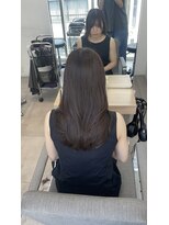 エラ(Ella)&nbsp;軽やかレイヤーカットで小顔効果