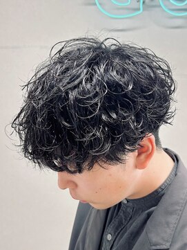 ジーニー 新百合ヶ丘(Genie) フェザーパーマサーフカール刈り上げセンターパート