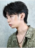 黒髪センターパートシースルーバングフェザーパーマコンマヘア