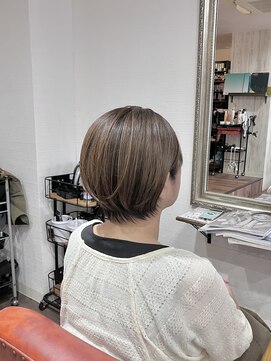 ヘアメイク アンフィ(amphi) ..~*＊. ..~*＊. ..~*＊..