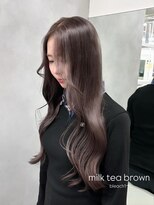 ベレーザ 渋谷(BELEZA)&nbsp;17171黒髪ハッシュカットバーガンディミディアムレイヤーカット