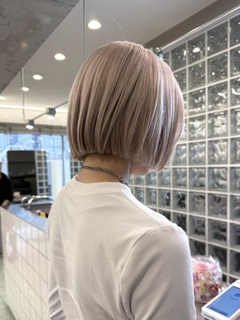 サンクプロジェクト(cinq PROJECT) ハイトーン切りっぱなしショートボブホワイトブロンドベージュ