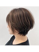 ニチカ(NYCHIKA)&nbsp;30代40代50代人気◎白髪ぼかし×大人ショートボブ