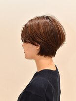 エモーション ヘアーメイク 横顔美人ショート