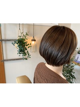【髪質改善・頭皮ケア専門店】明るく染められるグレイカラーがおすすめ♪ケアをしながら、髪質から美しく！