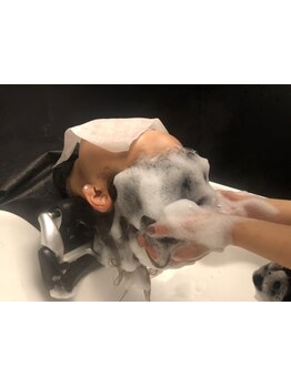 【名駅5分】五感を刺激するAujuaアロマSPA★その日の気分に合わせ贅沢なひと時を演出。髪も心も癒されて。