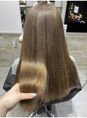 ハイトーン×ベージュカラー