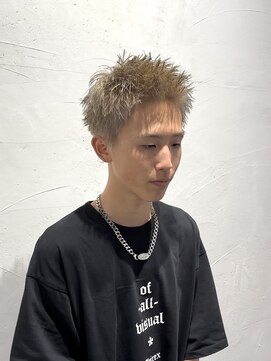 ガオプロデュースバイレボ(gao produced by revo) スパイキーショート/ハイトーンカラー/ブロンド/ベージュカラー