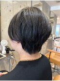 大人かわいいハンサム黒髪ひし形束感ショート30代40代50代