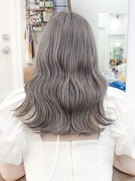 リラ バイ ミラ 新宿(LILA by MILA) イメチェンブリーチダブルカラー/ハイトーンこなれミディ/新宿