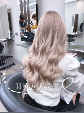 エミーバイモアムー(Emmie byMoremuu) ［南越谷YU-TA］ミルキィーホワイト