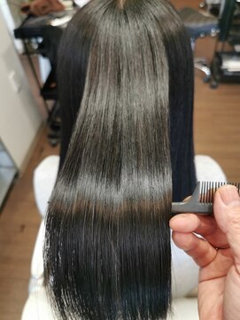 ドゥージングヘアースクラッチ(Dozing Hair Scratch) 艶髪ストレート