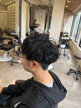 ナンバー エミライ 溝の口(N° emirai) 爽やかツーブロック刈り上げ束感アップバング
