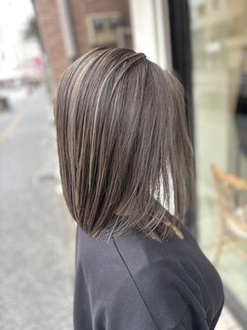 エスト 小倉(est) コントラストハイライト/かきあげボブ/グレージュ/髪質改善