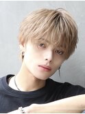 メンズヘアナチュラルマッシュツーブロックベージュカラー