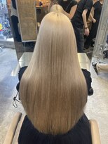 サンク 原宿 表参道(cinq) ヘーゼルベージュくびれボブケアブリーチワイドバングミニボブ