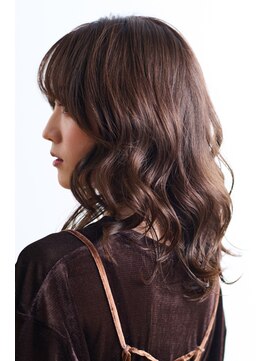 セミロングパーマ