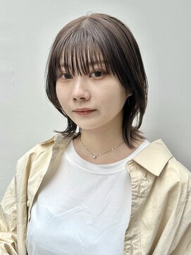 トルネード(TORNADO) 柔らか質感の前髪ありレイヤーミディ