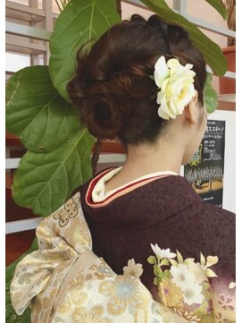 あだち美容室 宮の森店 和装着物へアセット★振袖・袴・訪問着に（成人式・卒業・入学）