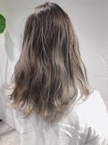 シェル 吉祥寺(shell)&nbsp;クリアな透け感でシルバーベージュカラー