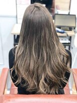 ミーティア バイ クアトロ(Meteor By QUATRO)&nbsp;外国人風ハイライトアッシュ☆