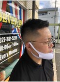 金融系フェイド丸メガネでちょっぴり緩和スタイル