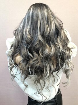 カルフール ロコ 草加西口店(Carrefour LOCO) 明るい髪に飽きたらカラーシールエクステ