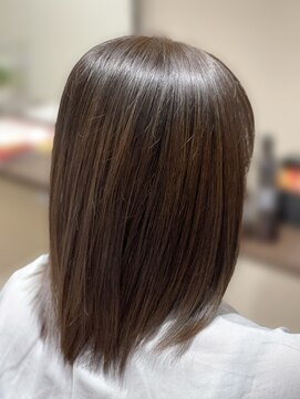 シンリア(ShinLia) スタイリング簡単★艶感ブラウンストレート30代40代