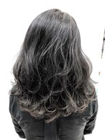 エヌプラス(N+)&nbsp;黒髪グラデヘアーオリーブグレー小顔に見せるヘアココアベージュ