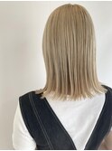 ハイトーンカラーペールベージュ外ハネボブ透明感ボブ/曳舟