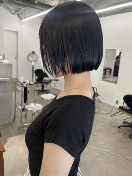 エルメ クラマエ(Elme) ライン感のあるぱつっとボブ◎