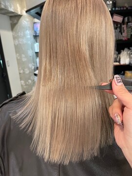 ペレ 渋谷(PELE) イメチェン/ホワイトブロンド/外ハネボブ/美髪/渋谷