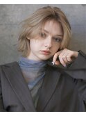 ペールベージュ×ニュアンスボブ