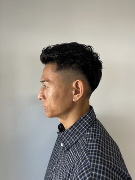 イッヒ 茅ヶ崎(IHHI) メンズ/フェード/ニュアンスパーマ/ベリーショート