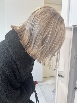 ヒュー 広島(HEW) blond