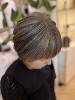 ステア ケース(stair case)&nbsp;ブリーチなし！リタッチ×ローライトでつくる脱白髪染めスタイル