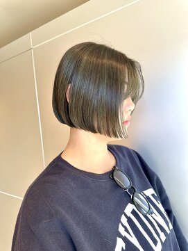 リノア 鵠沼海岸(LINOA) デザインカラー/レイヤーカット/ウェットヘア/オリーブベージュ