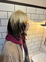 ベレーザ 渋谷(BELEZA)&nbsp;17222全頭ブリーチミニマルボブレイヤー金髪黒髪ルーツカラー